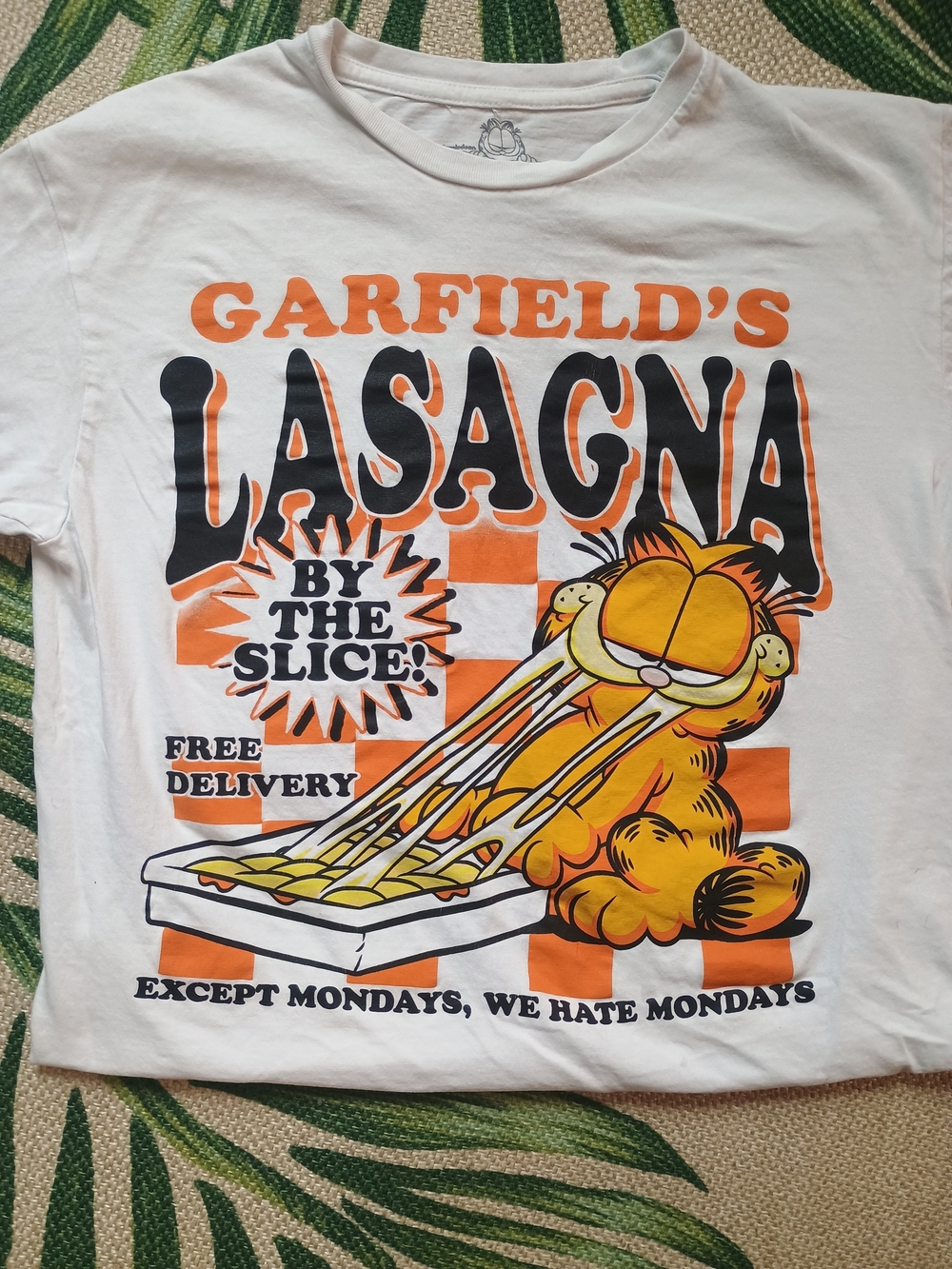 Garfield Lasagna Graphic Tee Shirt, Perfect Condition, Size Women's Medium